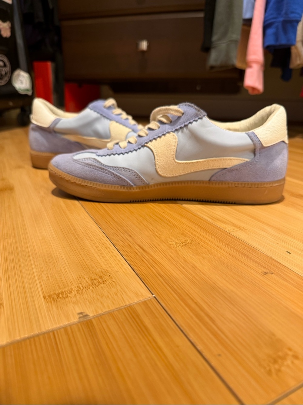 Dolce Vita Notice Sneakers - Picture 4 of 4
